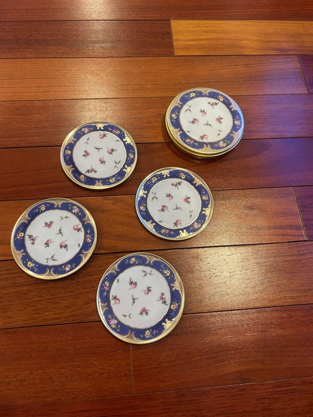 4 MOMA Cottagecore Classic Blue and White Floral Porcelain Coasters Gold Trim